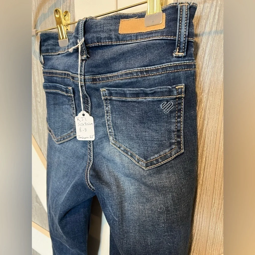 KJ1. Justice 8 Slim Girls Jeans super distressed • Rise 8 • Inseam 22